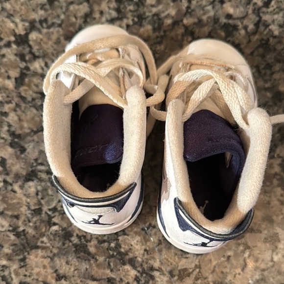 Jordan baby 6 EUC White and Blue Sneakers with Iconic Jumpman Logo - Picture 3 of 14